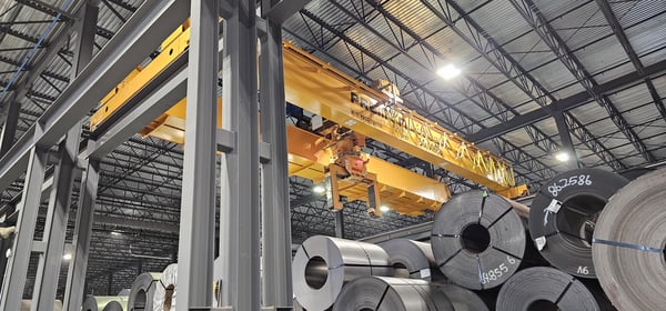 Automatisation des ponts roulants pour l’entreposage chez Refendoirs CR