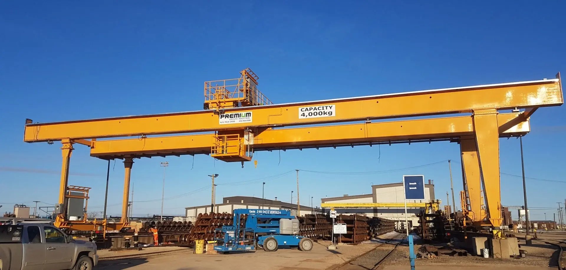 Gantry crane vs overhead crane