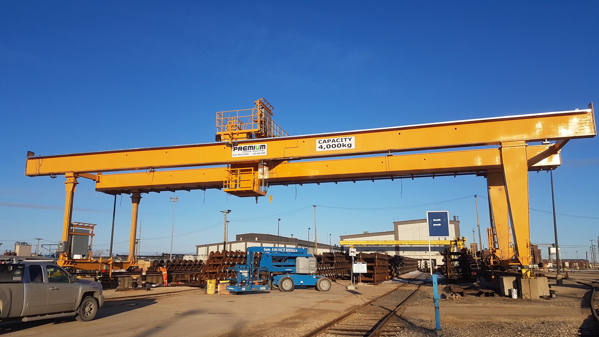 Grue portique vs pont roulant extérieur