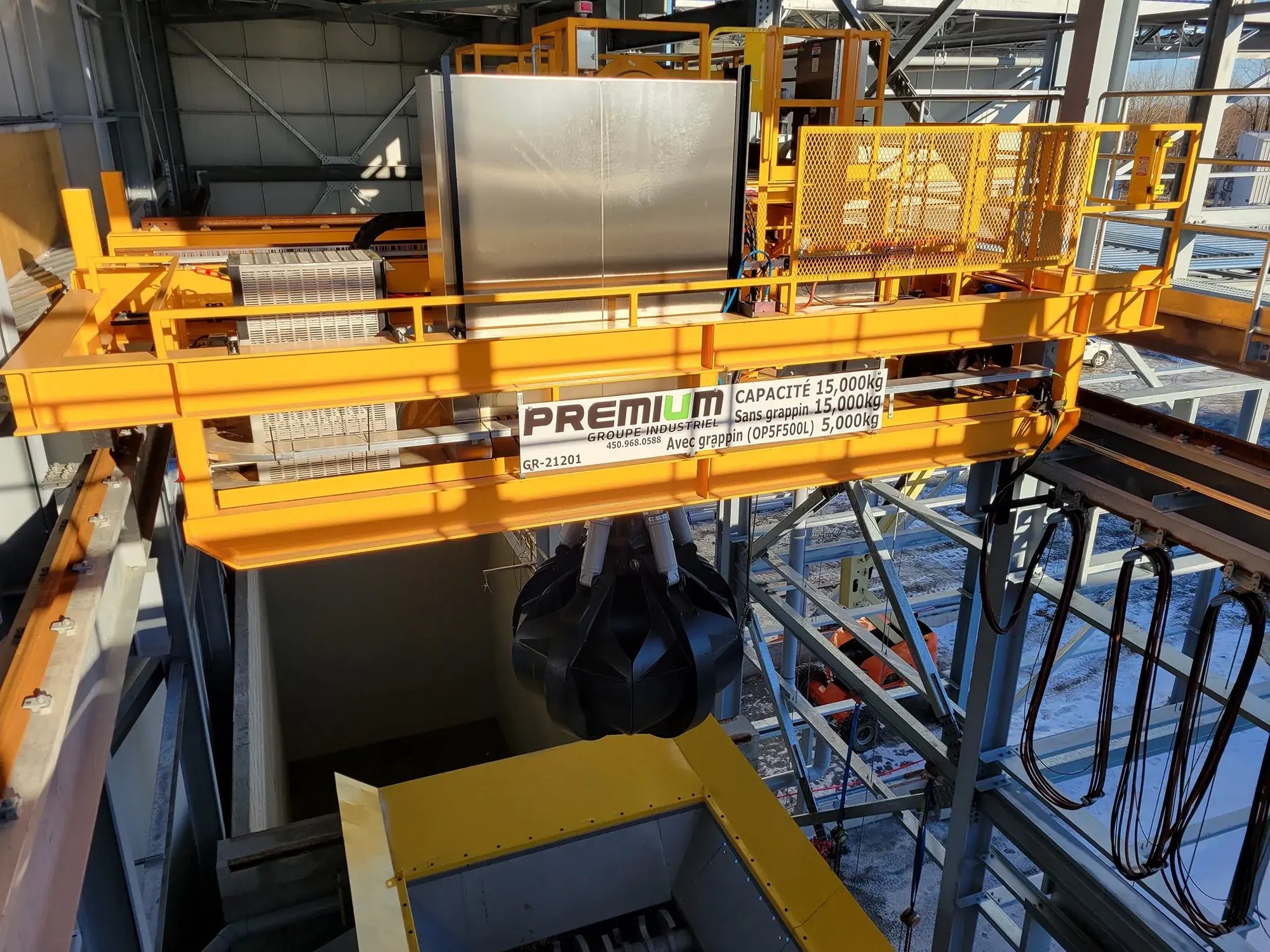 pont roulant fait sur mesure équipé d'un grappin