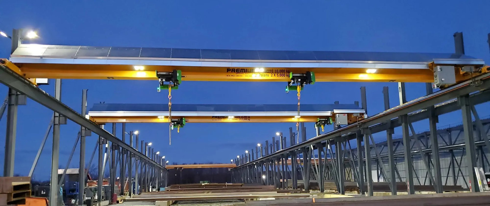 pont roulant autoportant ou structure autoportante pour ponts roulants à l'extérieur de nuit