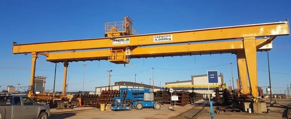 Grue portique vs pont roulant extérieur