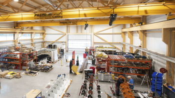 2 ponts roulants équipés de Palan à chaîne 5t dans une usine d'assemblage de machinerie