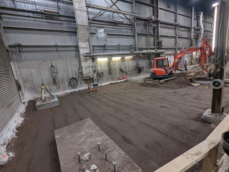 Travaux-excavation-et-fondation-beton-sous-decret-de-la-construction-scaled