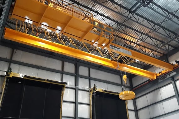 pont roulant double poutre muni d'une passerelle et d'une aimant