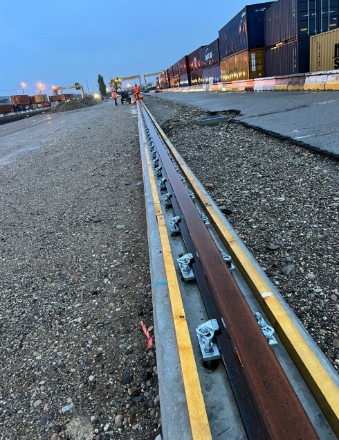 Rail de grue portique sur fondation